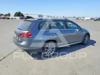 2017 Volkswagen GOLF фото