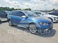 2017 Volkswagen GOLF photo