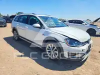 2017 Volkswagen GOLF photo