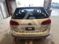 2017 Volkswagen GOLF фото