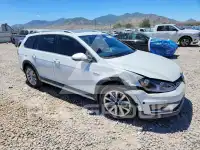 2017 Volkswagen GOLF photo