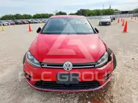 2017 Volkswagen GOLF фото
