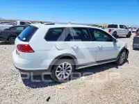 2017 Volkswagen GOLF photo