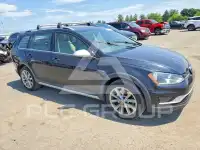 2017 Volkswagen GOLF фото