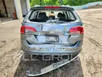 2017 Volkswagen GOLF фото