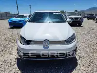 2017 Volkswagen GOLF photo