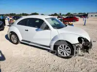 2017 Volkswagen BEETLE фото