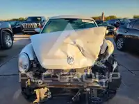 2017 Volkswagen BEETLE фото