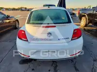 2017 Volkswagen BEETLE фото