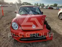 2017 Volkswagen BEETLE фото