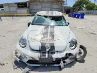 2017 Volkswagen BEETLE photo