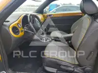 2017 Volkswagen BEETLE фото