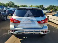 2018 Mitsubishi OUTLANDER photo