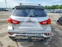 2018 Mitsubishi OUTLANDER photo