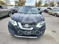 2018 Nissan ROGUE photo