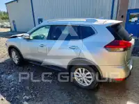 2018 Nissan ROGUE photo
