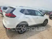 2018 Nissan ROGUE photo