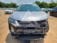 2018 Nissan ROGUE photo