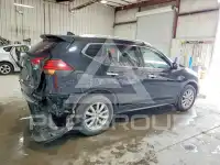 2018 Nissan ROGUE photo