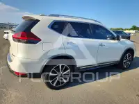 2018 Nissan ROGUE photo