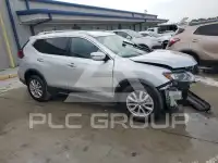 2018 Nissan ROGUE photo