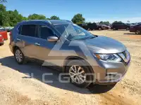 2018 Nissan ROGUE photo