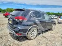 2018 Nissan ROGUE photo