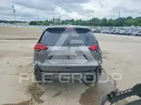 2018 Nissan ROGUE photo