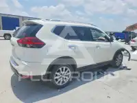 2018 Nissan ROGUE photo