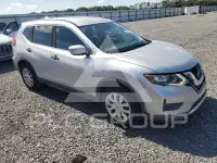 2018 Nissan ROGUE photo
