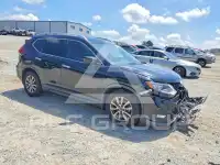 2018 Nissan ROGUE photo