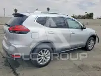 2018 Nissan ROGUE photo