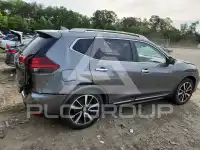 2018 Nissan ROGUE photo