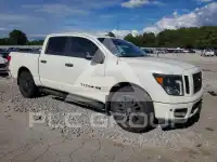 2018 Nissan TITAN фото