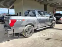 2018 Nissan TITAN фото