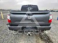 2018 Nissan TITAN photo