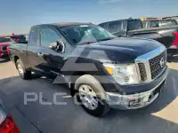 2018 Nissan TITAN фото