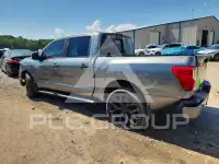 2018 Nissan TITAN photo
