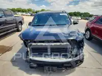 2018 Nissan TITAN фото
