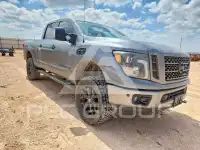 2018 Nissan TITAN фото