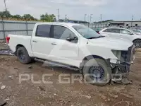 2018 Nissan TITAN фото