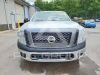 2018 Nissan TITAN фото