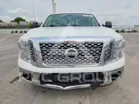2018 Nissan TITAN photo