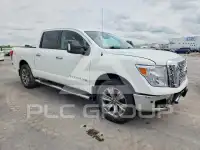 2018 Nissan TITAN photo
