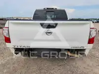 2018 Nissan TITAN фото