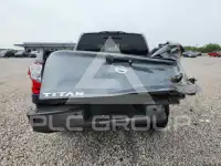 2018 Nissan TITAN фото