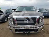 2018 Nissan TITAN фото