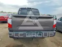 2018 Nissan TITAN фото