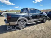 2018 Nissan TITAN фото