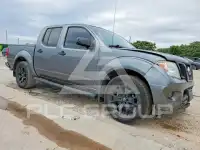 2018 Nissan FRONTIER photo